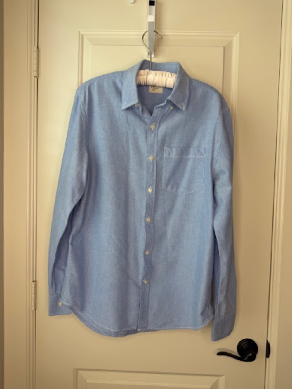 Old Navy Classic Fit Long-Sleeve Button-Down Shirt - Men’s Size Medium